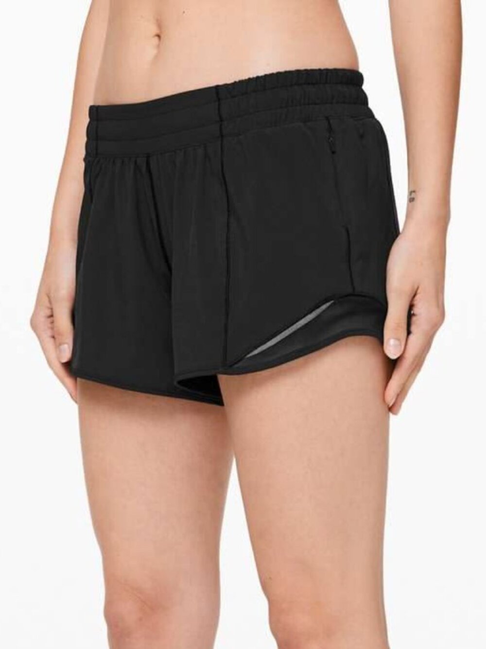 Lululemon Athletica Women's Hotty Hot Short II *Long 4" in Black Size 4